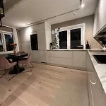 Charming Apartment Near The Woods With Parking